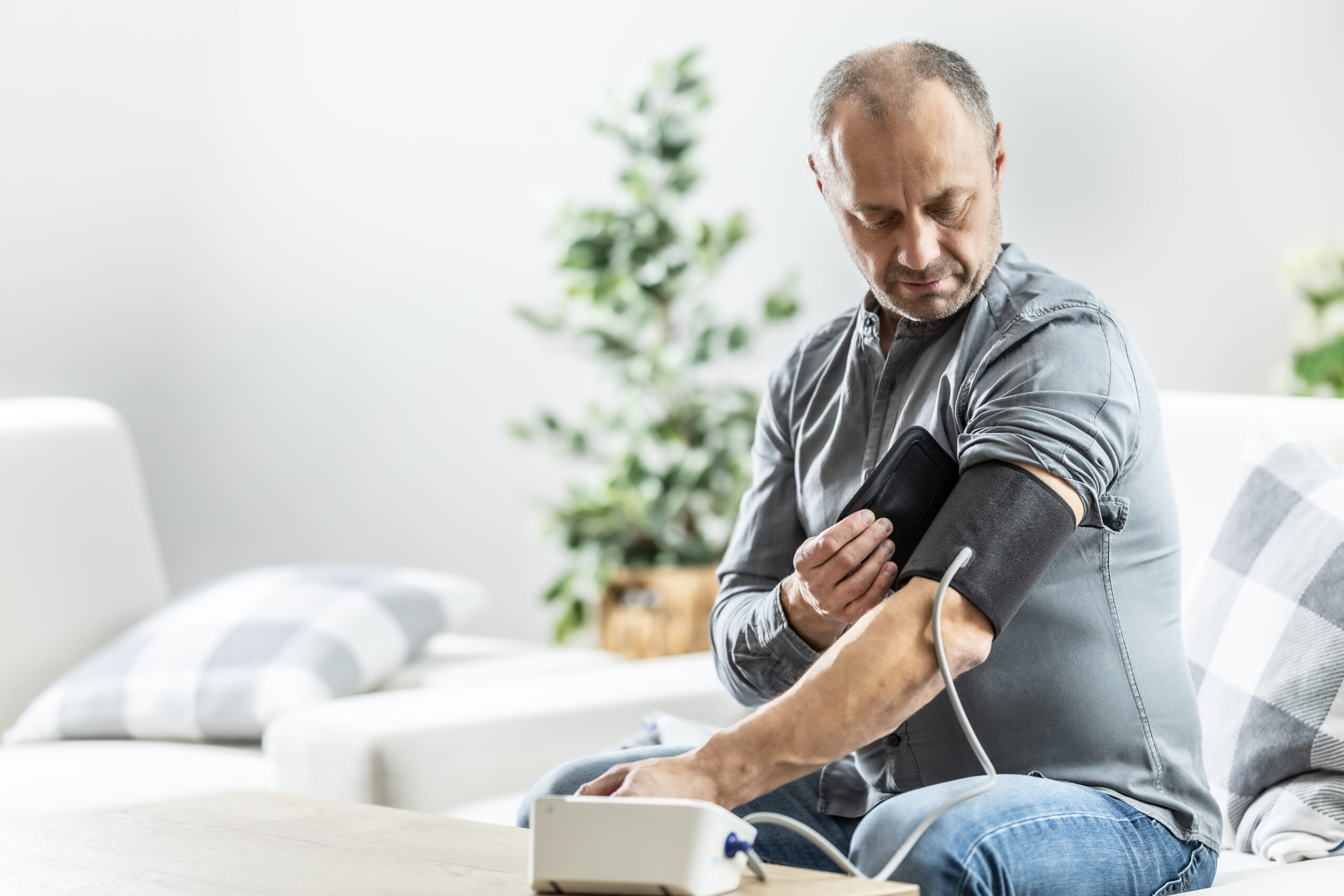 Bluthochdruck verständlich erklärt – Blutdruckmessung und Herz-Kreislauf-Gesundheit